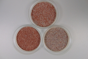  »Fig. 7: Input material (top) and sorted products (bottom) 