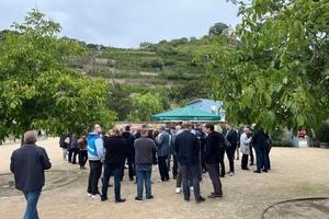  » The vineyards around Schloss Wackerbarth provided a beautiful backdrop for the festive evening event 