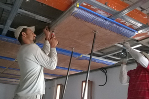  » The climate control element is installed on the ceiling. The capillary tubes for room air conditioning are clearly visible 