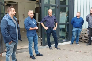  » Dipl.-Ing. Alexander Freyburg (middle) welcomed the group to the MFPA 