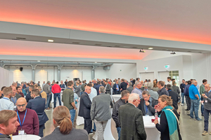  » With more than 200 participants, the number was slightly lower than last year. Some stayed at home due to the tense market situation 