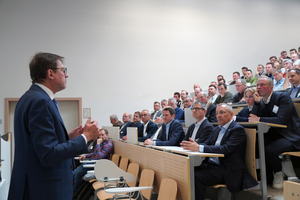   Strategieberater Wolf Hirschmann motivierte zur Zukunftsplanung.   