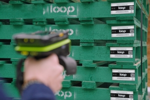  » The Pallet LOOP provides a range of standardised pallets that are designed to be reused again and again, alongside a nationwide pallet collection service that will pick up pallets (green and white) from building sites and merchants from as little as 72 hours 