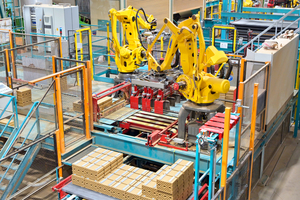  » Zur besseren Umspülung der im Paket liegenden Ziegel mit Heißluft im Ofen werden beim Setzen automatisch Abstandshalter eingelegt 