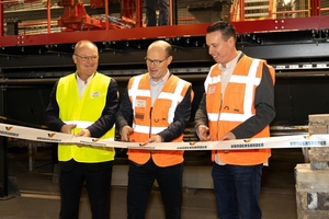  » Grand opening: Rob Swillens, Alderman of the Dutch municipality of Beek, Imko Jurgens, Director of Operations at Vandersanden, and Tim Hunnekens, Vandersanden Plant Manager at the Beek site (from left to right) 