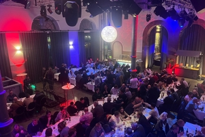  » On the evening of the first day, more than 200 participants gathered at the Maschinenhaus in the Bürgerbräu Würzburg 