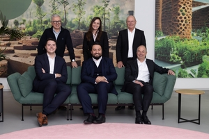  » New structure (from left to right): Johan van der Biest, Stefanie Paufler, Burkhard Theuerkauf, Florian Tiefenbacher, Florian Scherr and Ronald Ottensammer 
