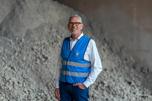  » Am 1. August seit 45 Jahren bei Hubert Gerharz: Jürgen Simon 