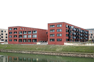  » Blrm Architekten haben die Gebäude als Reminiszenz an die industrielle Vergangenheit des Hafenareals geplant 