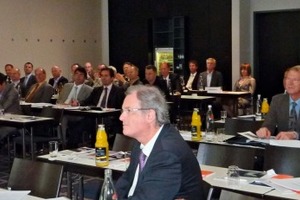  »3 Die Mitglieder des Bundesverbandes der Deutschen Ziegelindustrie trafen sich zu ihrer Jahrestagung 2011 in München 