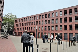  » Die Exkursion durch Düsseldorf führte u.a. zu den Diakoniebauten von „Baumschlager Eberle“ und…  