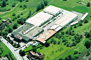  »1 Luftbild der Fima Braun – hier arbeiten rund 160 Mitarbeiter auf 10 000 m² Fläche 