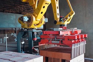  »1 In future, a palletizing robot will package the finished bricks at the SBMT2 brick plant owned by the Tedjini Group 