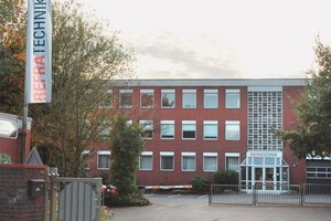  »1 The traditional site in Melle (left) and the modern plant in Sátoraljajhely, Hungary 