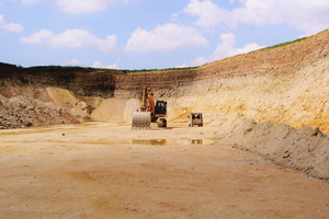  »13 Gewinnung des Bröckelschiefer-Konglomerates an der Zechstein/Buntsandstein-Grenze/Altenburger Land (2006) 