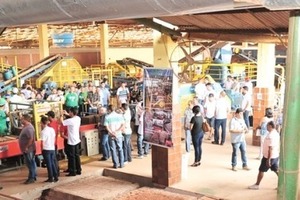  <div class="bildtext_en">»3 The industry excursions to selected brick and tile plants attracted 202 interested attendees</div> 