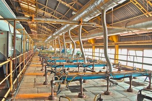  »12 View in direction of travel of the bricks. In the foreground the HT mircro-Pulsating burners, in the background the injection burners connected to the recirculation system 