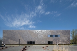  &gt;&gt; The DLR's SpaceLIFT research building has an impressive "Space Shuttle" façade 