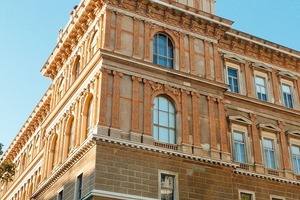  »2 Many of the buildings are richly adorned with terracotta elements 