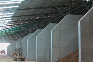  »3 The clay storage installations has 11 bays, which can be optimally filled with two filling bridges 