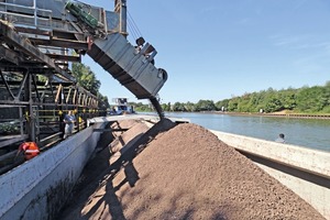  » Schiffsverladung von Schieferton am Mittellandkanal bei Ibbenbüren  