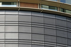  »5 A ceramic façade of anthracite-metallic-glazed ArGeTon tiles produced exclusively at the architect’s request 