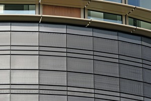  »5 A ceramic façade of anthracite-metallic-glazed ArGeTon tiles produced exclusively at the architect’s request 
