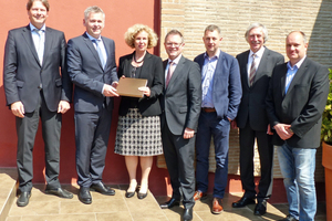  »5 The new board of the Ziegel Zentrum Süd with General Secretary Waltraud Vogler: Thomas Thater, Johannes Edmüller, Stefan Jungk, Lorenz Bieringer, Anton Hörl and Martin Schmid (left to right) 