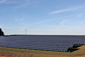  » Eine ehemalige Lehmgrube von 4,3 Hektar bildet das Fundament für einen modernen Solarpark 