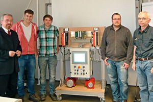  »1 Dipl.-Ing. Josef Schröter, Keller HCW; Dennis Forstmann, Lars Heseding, Ansgar Thomann – successfully finished vocational school Osnabrück and Ulrich Wiewel, Keller HCW (from left to right) 