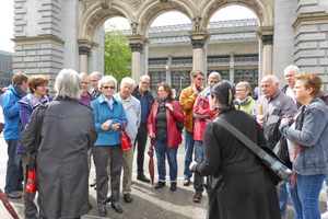  »2 The tour through Lucerne started at the railway station for the whole group 