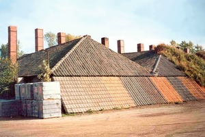  »7 Kiln house with model roofs 