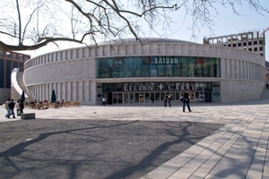  &gt;&gt; Haupteingang vom Bahnhofsplatz 