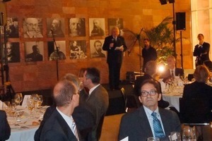  »3 Franz Olbrich, Präsident des Verbandes Österreichischer Ziegelwerke, begrüßte die Teilnehmer zum gemeinsamen Dinner 