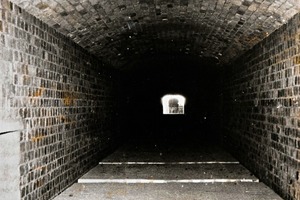  »2 Blick in den Brennkanal des Tunnelofens 