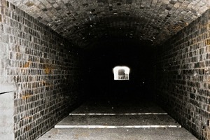  »2 Looking inside the firing channel of a tunnel kiln 