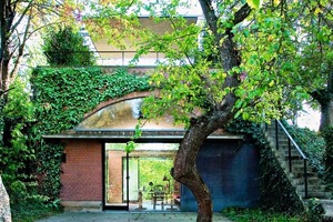  »5 Architectural, brick-built hideaway 