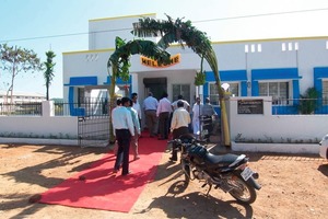  »3 The service support centre is located in a new industrial estate on the outskirts of the metropolis Chennai (12 million inhabitants) in South-East India 