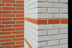  &gt;&gt; Laid or stuck? With Röben’s fired clay strip tiles, you can’t see the difference.  