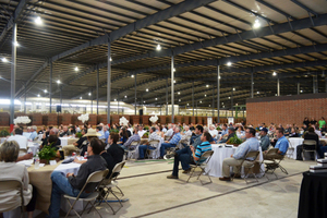  »2 More than 300 guests celebrated the opening in Henrietta in the US state of Texas 