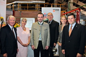  »1 Delighted with the investment in the brickworks in Vatersdorf: Kastulus Bader, owner of the Leipfinger-Bader brickworks, with his wife Elfriede Bader-Nusser, Manfred Weber, Member of the European Parliament, Pastor Dr. Robert A. Gonzales, Caterina Bader and husband Thomas Bader, owner of the Leipfinger-Bader Brickworks (from left to right) 