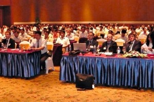  » Attendees listened attentively to reports on „New developments and energy-saving options in the brick and tile industry“ 