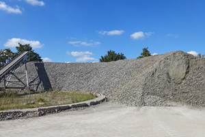  »13 Zur Auslieferung in die Ziegelwerke bereit: Stationär vorgebrochener und homogenisierter Mergeltonstein der Bernburg-Formation/Typus-Region Bernburg (2016) 