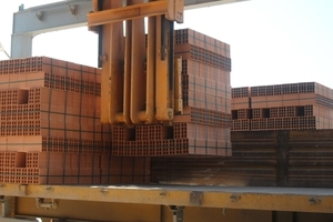  &gt;&gt;5 Loading of packs without pallets onto a lorry 