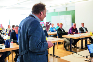  »1 Dr. Dieter Figge führte durch die ausgebuchte Pilotveranstaltung 