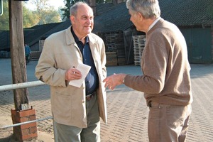  »2 Karl-Heinz Meyer (right) in conversation with the author 