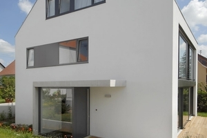  &gt;&gt; This clay masonry home in Ludwigsburg fits right into its urban environment, harmonizing nicely with the surrounding architecture without forfeiting its own individuality 