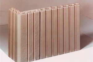  »6 Façade clay brick surface-refined by means of a glaze 