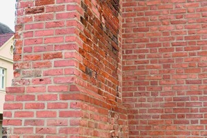  &gt;&gt;21 Original hand-moulded cloister bricks for a building section of the Tangermünde town walls 