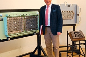  » Braun‘s basis of success: Gerhard Fischer with a selection of extrusion dies from different epochs 